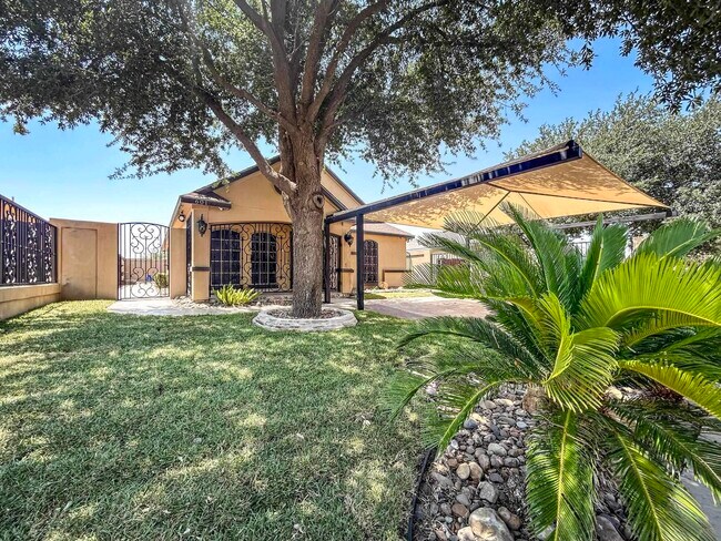 Primary Photo - 601 Oleander St