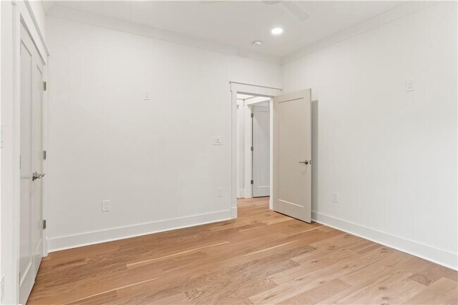 Building Photo - 205 Whitefoord Ave NE