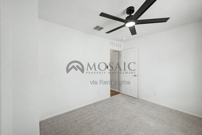 Building Photo - 1304 W Inca Dr
