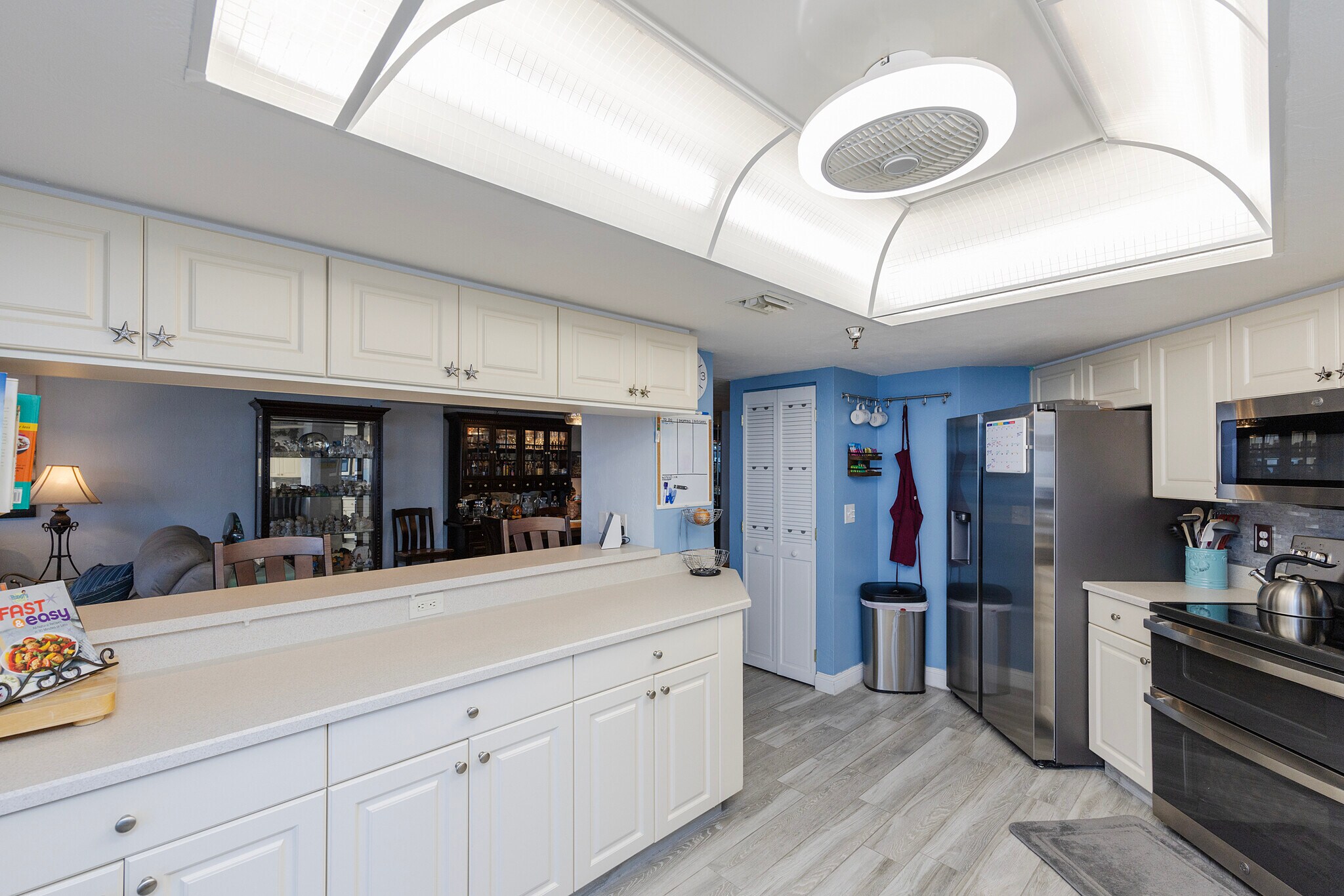Kitchen - 2425 S Atlantic Ave