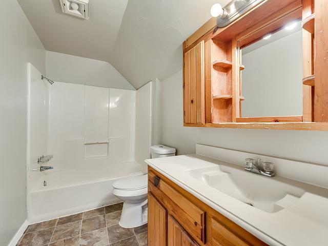 Building Photo - Eastham Ln #B