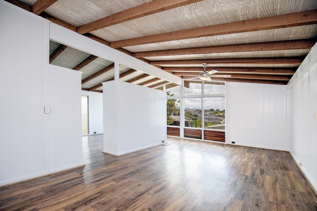 Building Photo - 1680 Hoolaulea Street