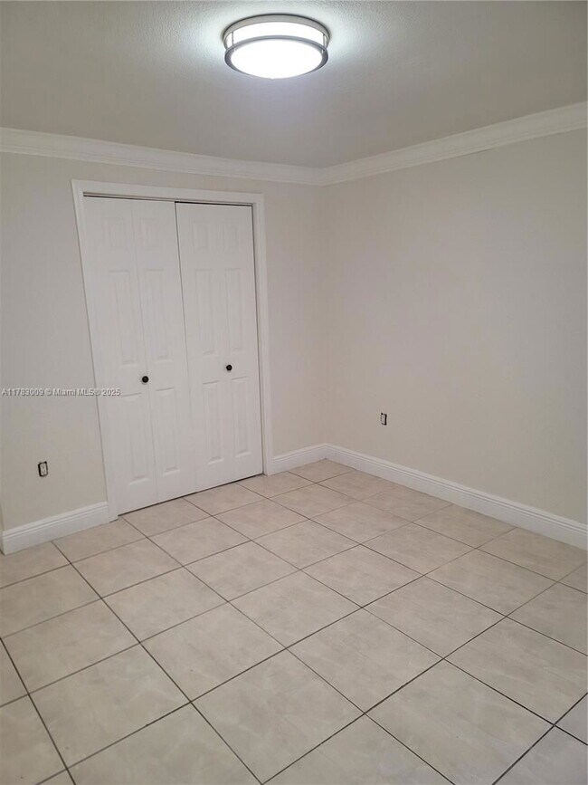 Building Photo - 651 SW 66th Ave