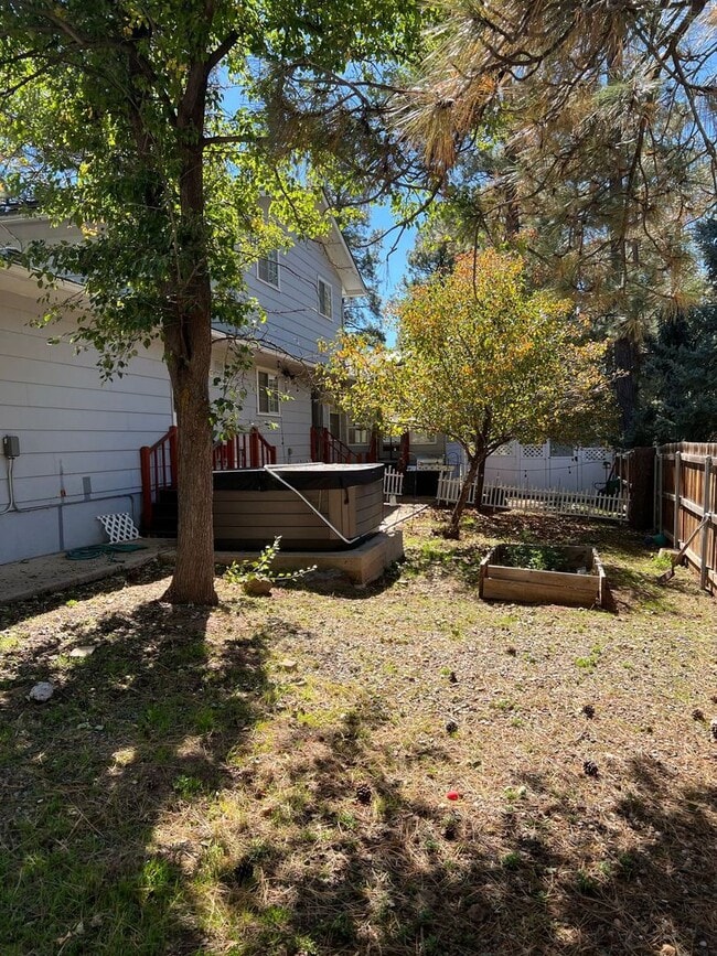 Building Photo - Beautiful Rockridge Home for long term Lease.