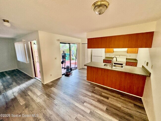 Building Photo - 8789 Live Oak Ct
