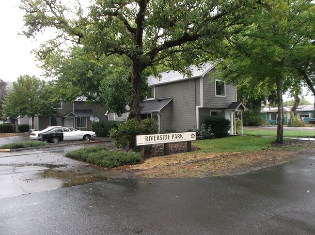 Primary Photo - Riverside Park Apartments