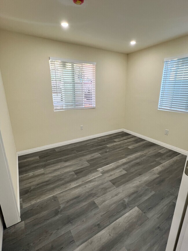 Building Photo - 1529 Duarte Pl