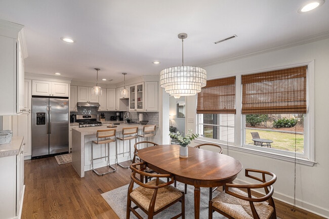 Building Photo - 826 Symmes Dr