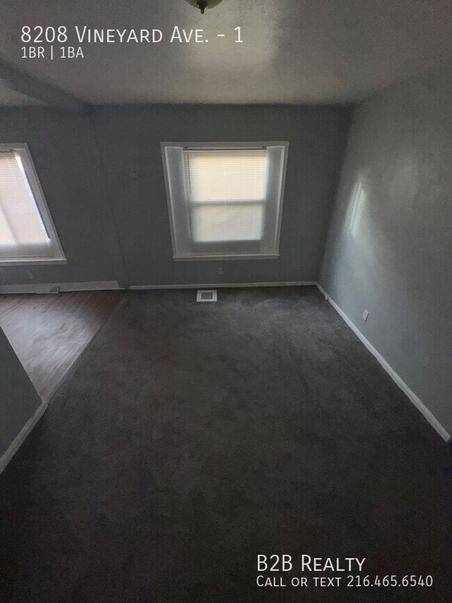 Building Photo - 8208 Vineyard Ave