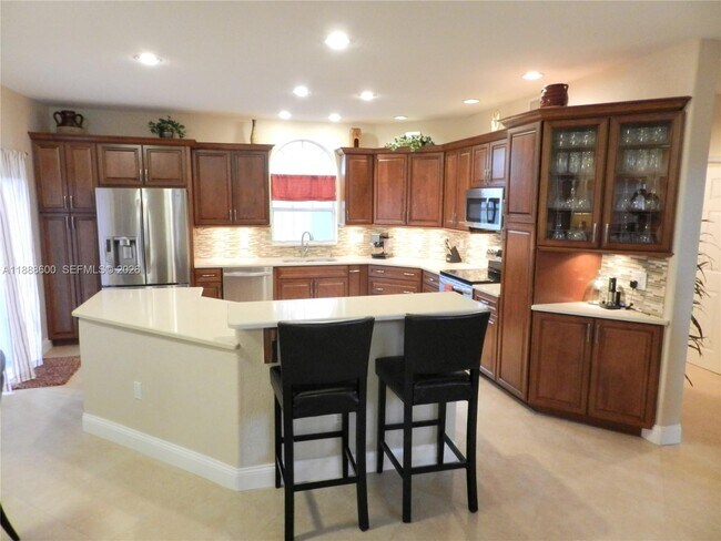 Building Photo - 210 La Costa Ct