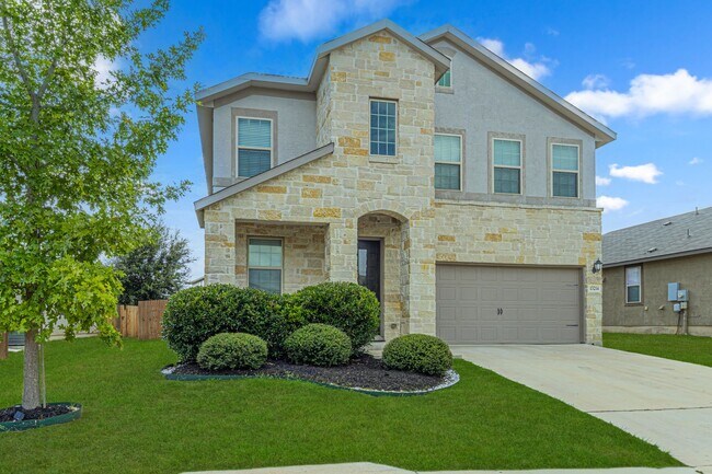 Building Photo - GORGEOUS 4BR 2.5 BATH WITH LOTS OF NEIGHBORHOOD AMENITIES! Available August 7th!