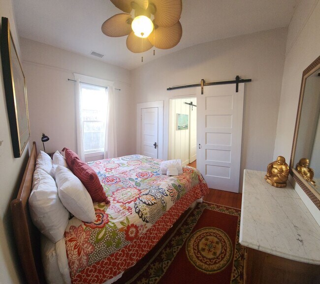 Building Photo - Islay Street  770-774