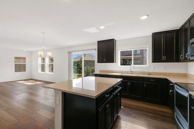 Building Photo - 2861 Cub Lake Dr