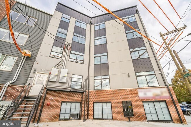 Building Photo - 646 N 32nd St