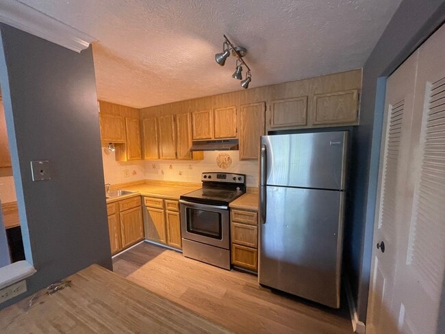 Building Photo - Hopewell - 2Br Condo - Independence Square