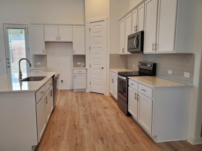 Building Photo - 648 Peace Pipe Way