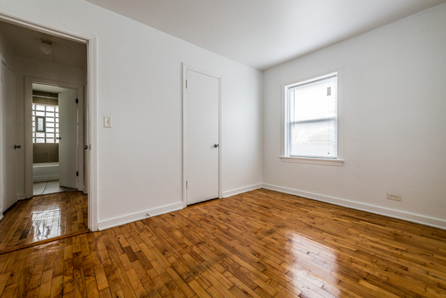 Bedroom - 6125-29 S Wabash Ave