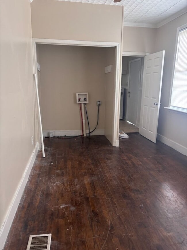 Building Photo - 4052 N State St