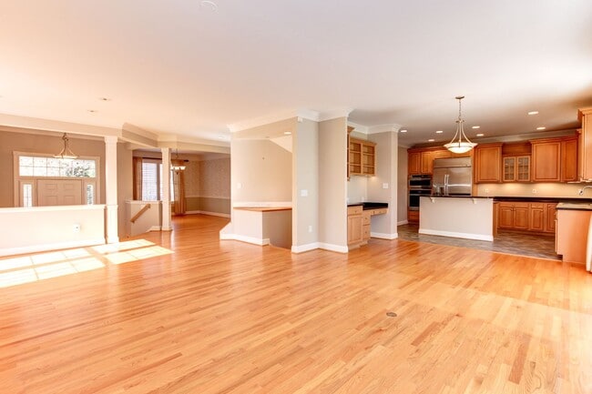 Building Photo - Lovely and Sought After Home for Rent in t...
