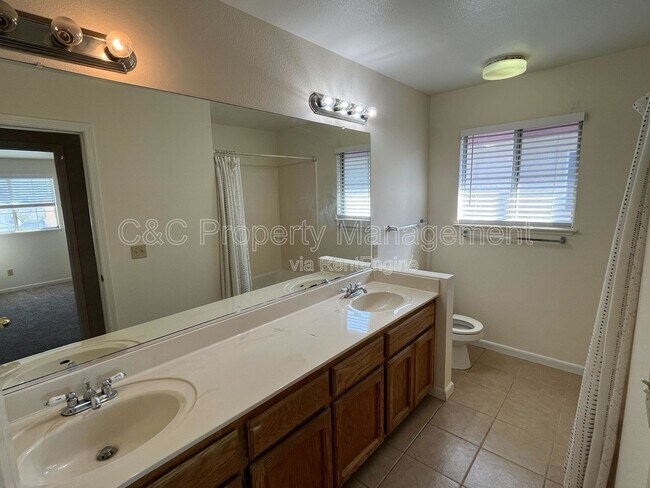 Building Photo - 440 Gianelli St