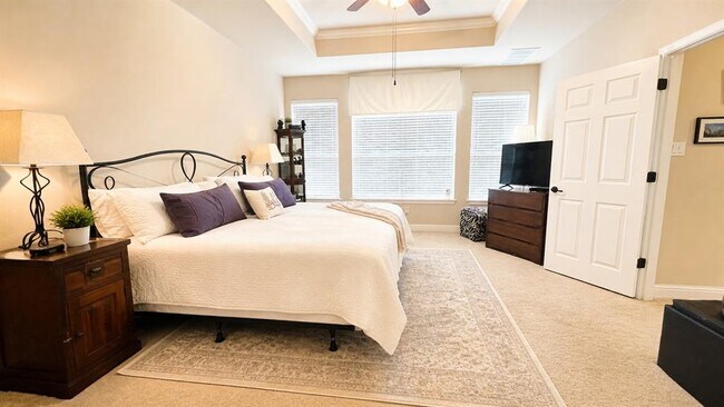 Building Photo - 1811 Liberty Oaks Blvd