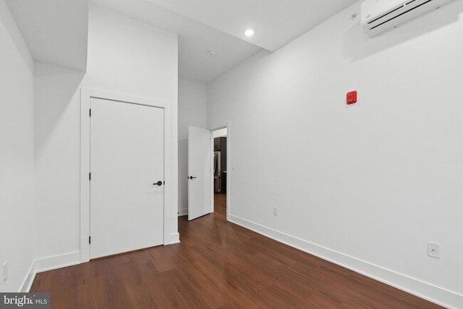 Building Photo - 501 Washington Ln