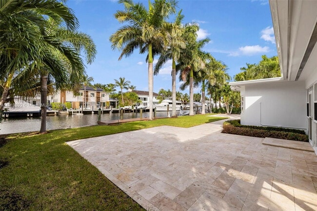 Building Photo - 633 Solar Isle Dr