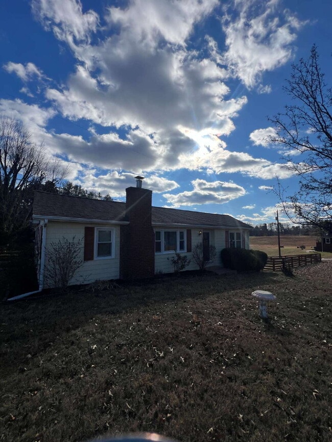 Building Photo - 1244 Mountain View Rd