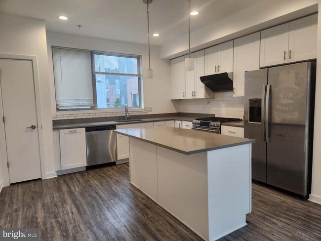 Building Photo - 3129 Beachview Ln