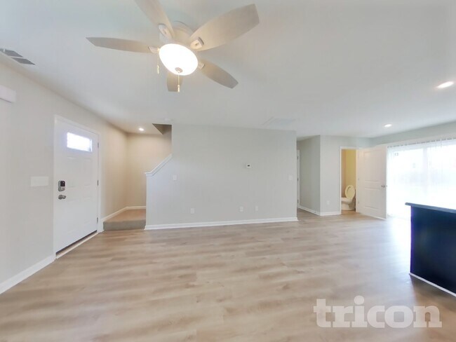 Building Photo - 2512 Solomon Ln