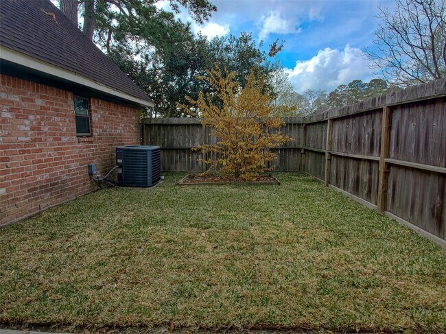Building Photo - 28903 Twisted Oak Dr