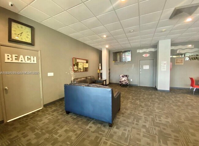 Building Photo - 400 Kings Point Dr