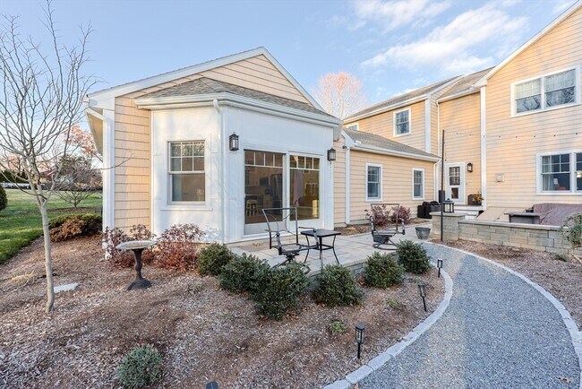 Building Photo - 15 Warren St