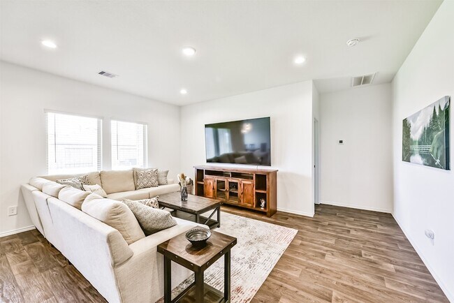 Building Photo - 21223 Riverdew Dr