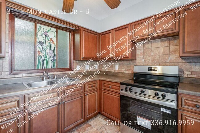 Building Photo - 311 E Montcastle Dr