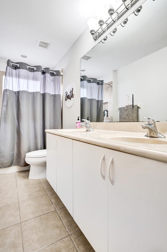 Building Photo - 8876 Sandy Crest Ln