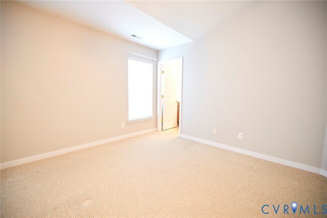 Building Photo - 315 Kingscote Ln