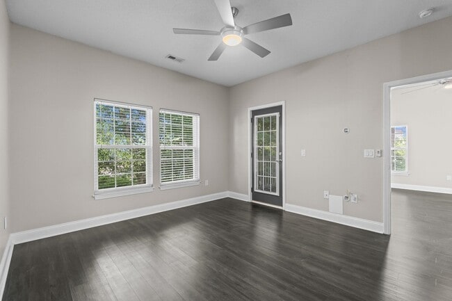 Building Photo - 5026 Belleglen Ct