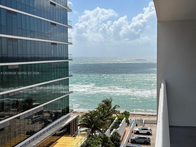 Building Photo - 2030 S Ocean Dr