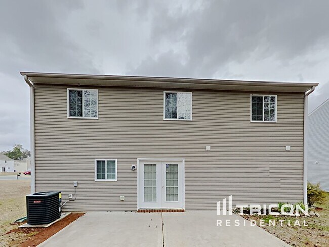 Building Photo - 306 Walnut Crossing Dr
