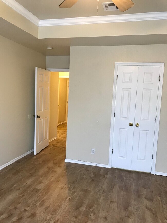 Building Photo - Spacious 3BDRM Home in Blackberry Ridge, V...