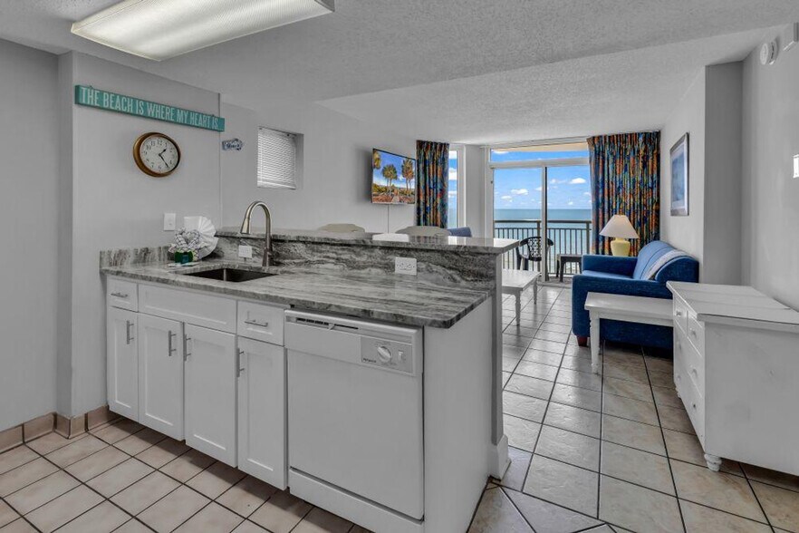 Building Photo - 1708 N Ocean Blvd