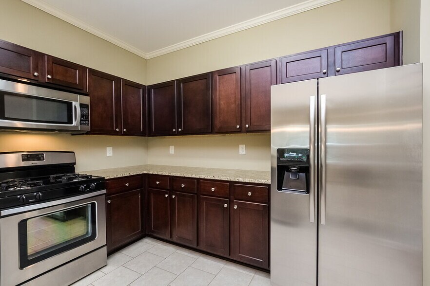 Building Photo - 248 Crescent Woode Dr