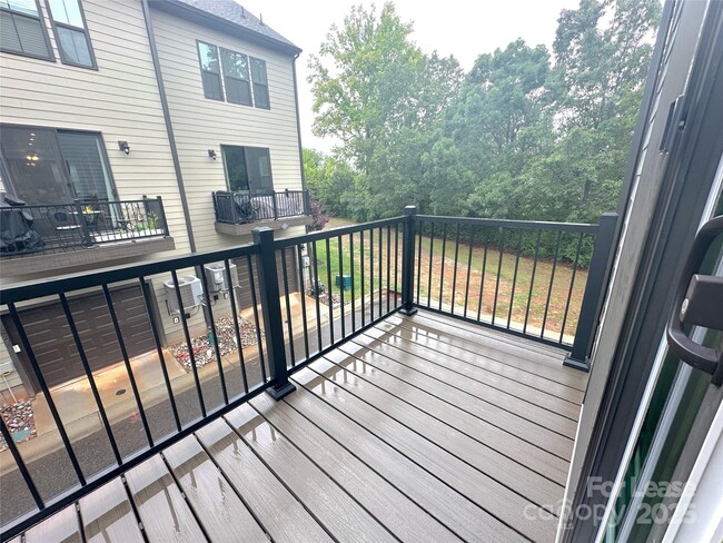Building Photo - 460 Spearfield Ln