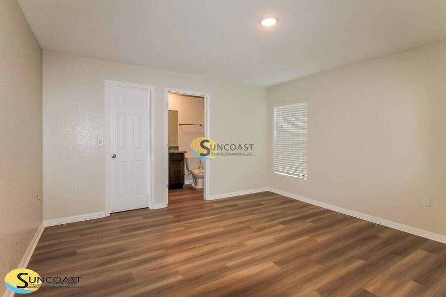 Building Photo - 9623 Bahia Rd
