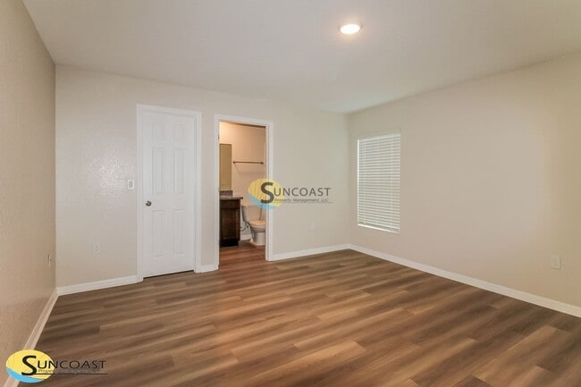 Building Photo - 31 Laurel Ct