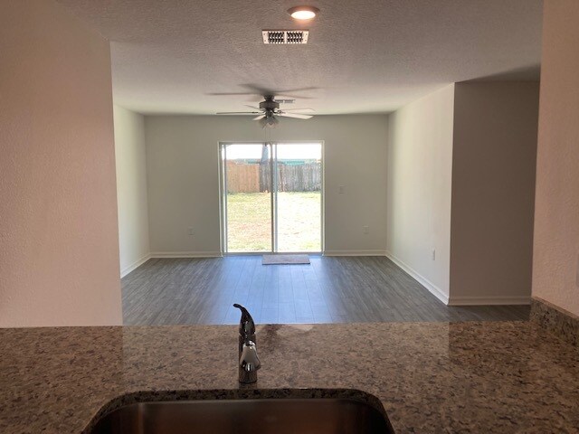 Building Photo - 29 Ryecrest Ln