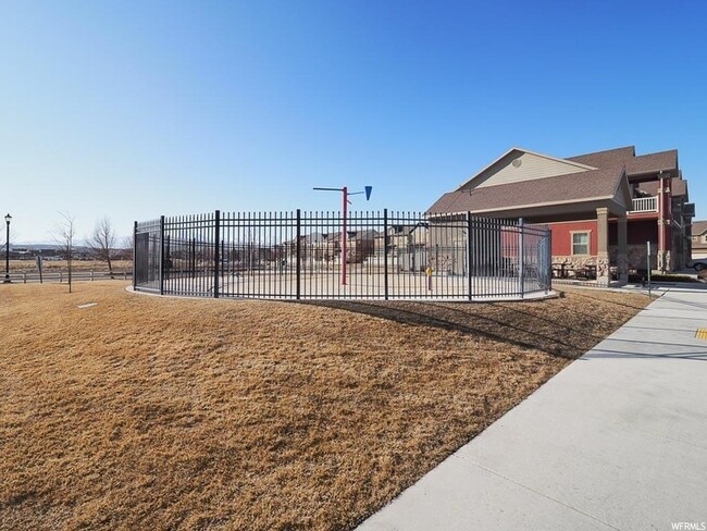 Building Photo - 1646 Venetian Way
