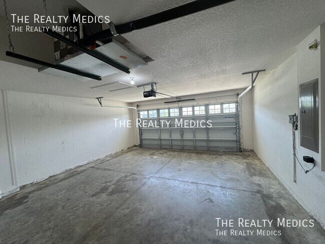 Building Photo - 2148 Ontario Way