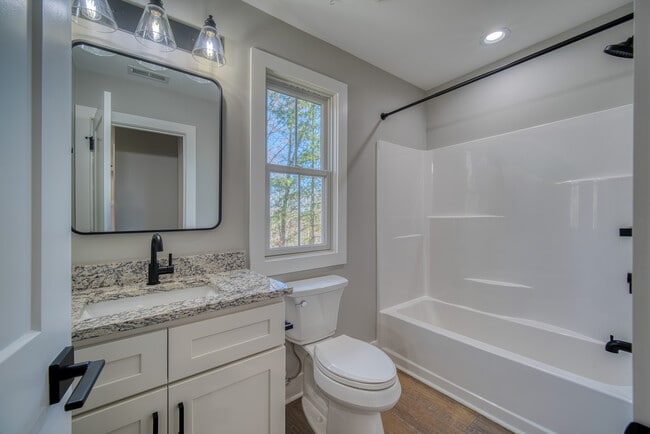 Building Photo - 44 Sherwood Vlg Ct